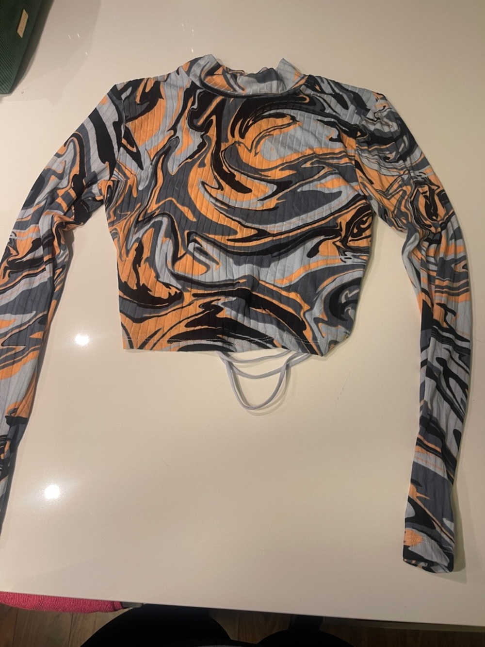 Swirl-Print Long Sleeve Crop Top in Orange & Gray